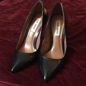Steve Madden 8.5 Black leather pointed heels